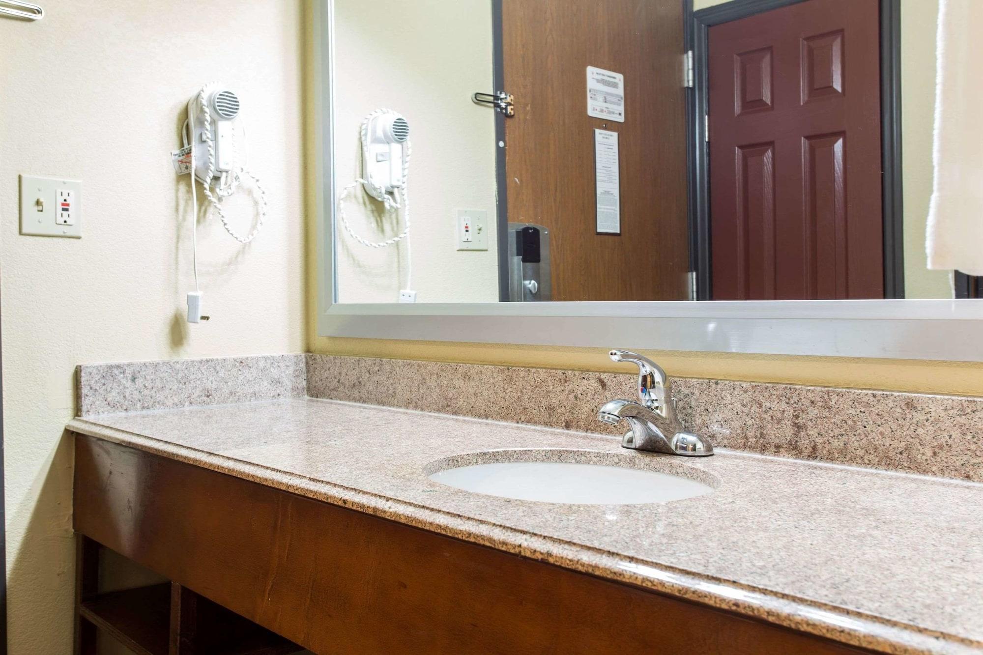 Comfort Inn Columbia-Bush River Bagian luar foto